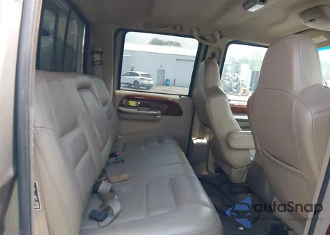 2003 Ford F-250 Lariat/Xl/Xlt z USA, uszkodzony, nr VIN 1FTNW21LX3EC64584